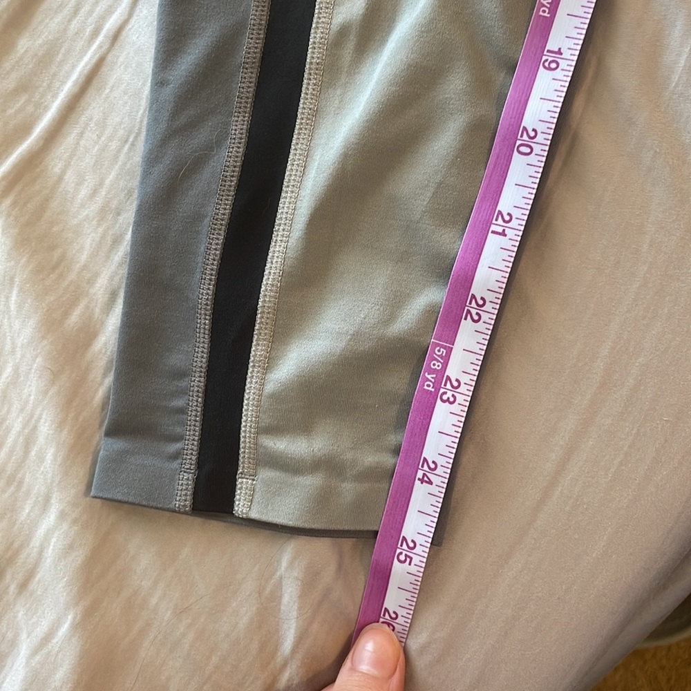 Athleta Spar Colorblock‎ 7/8 Tight Color Silver Bells size small - Picture 14 of 14